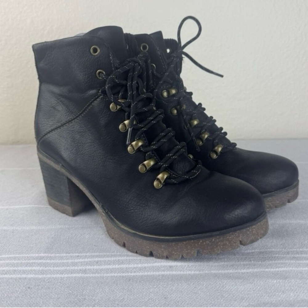 Korks Ease Shoes Erica Black Ankle Boots